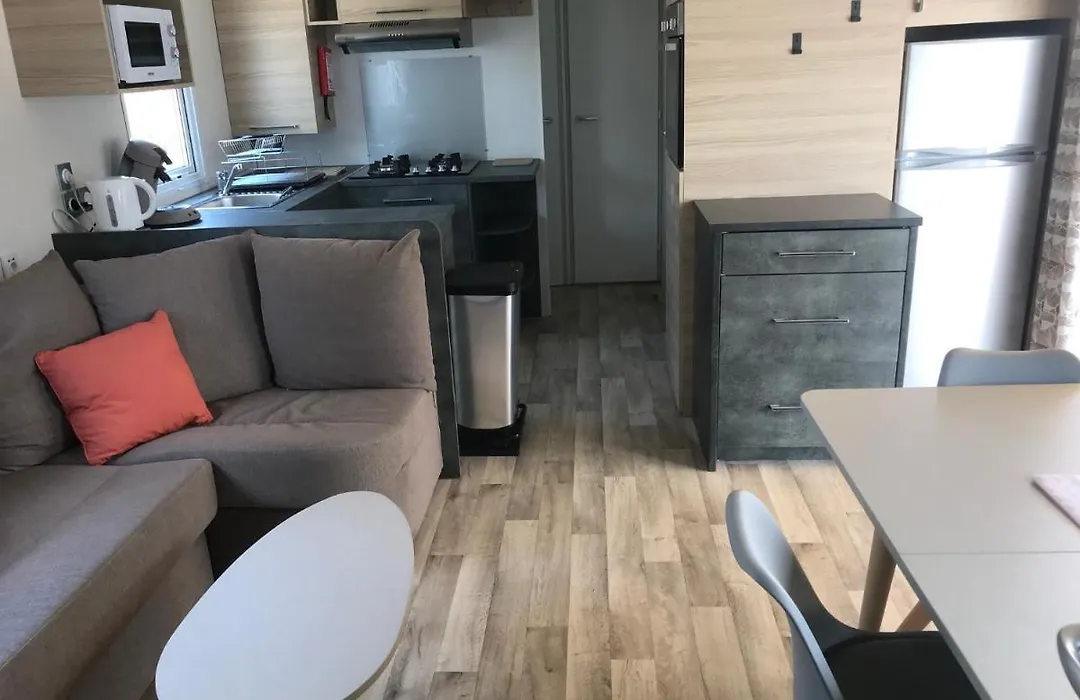 Mobil Home Camping Le Mar Estang Bord De Plage-1